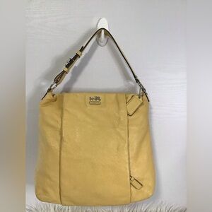 COACH Madison Isabelle Shoulder Bag w/Strap. Pebbled Light Yellow Leather GUC